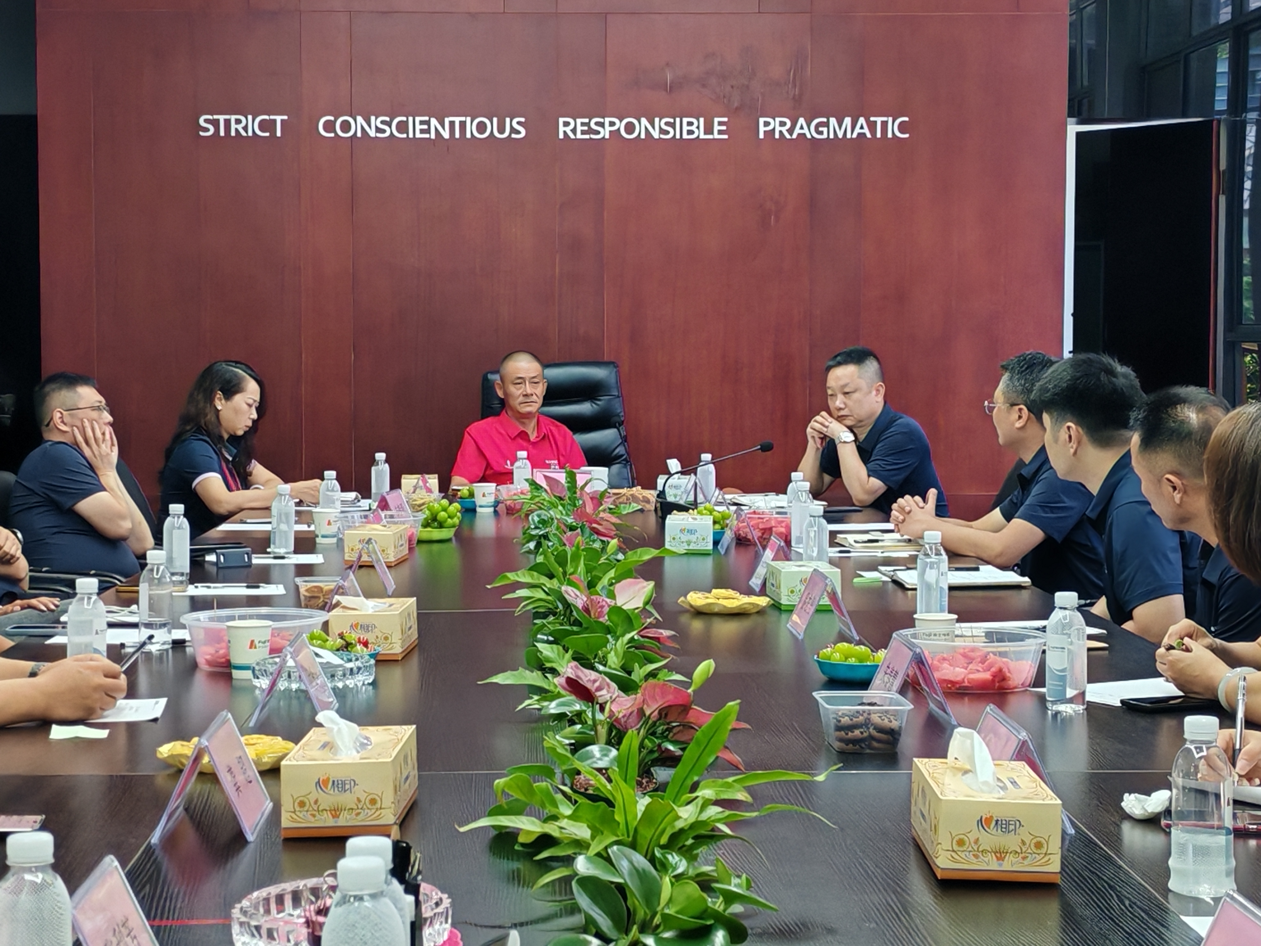 破局前行，聚力攻坚 | 乐动·官方端网站在线-乐动（中国）
年中总结规划会